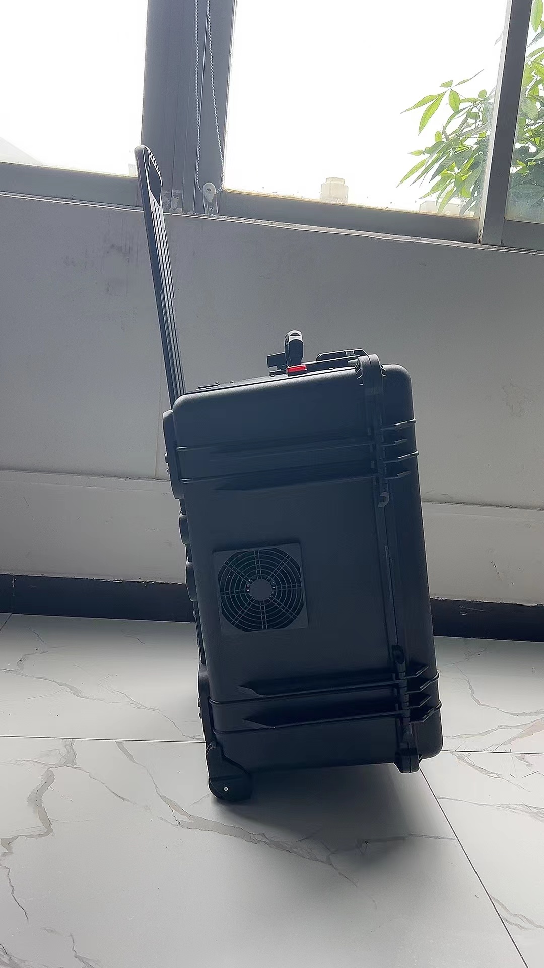 宝应手拉箱型移动通信干扰器